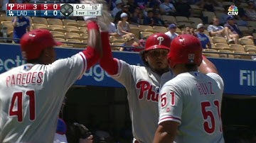 PHI@LAD: Galvis smashes a go-ahead three-run homer