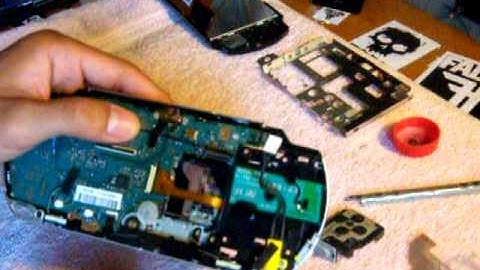 How to take apart your PSP 1001 Part 2/3