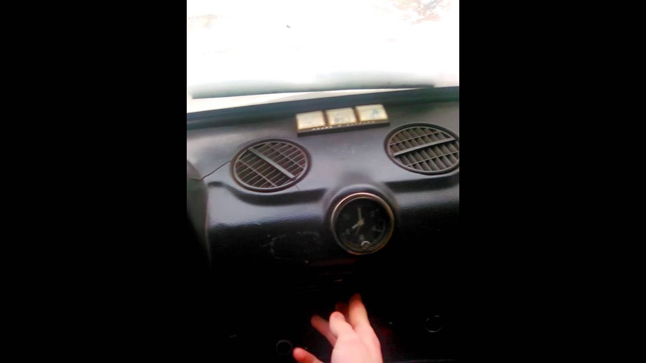 Дымит мотор классика