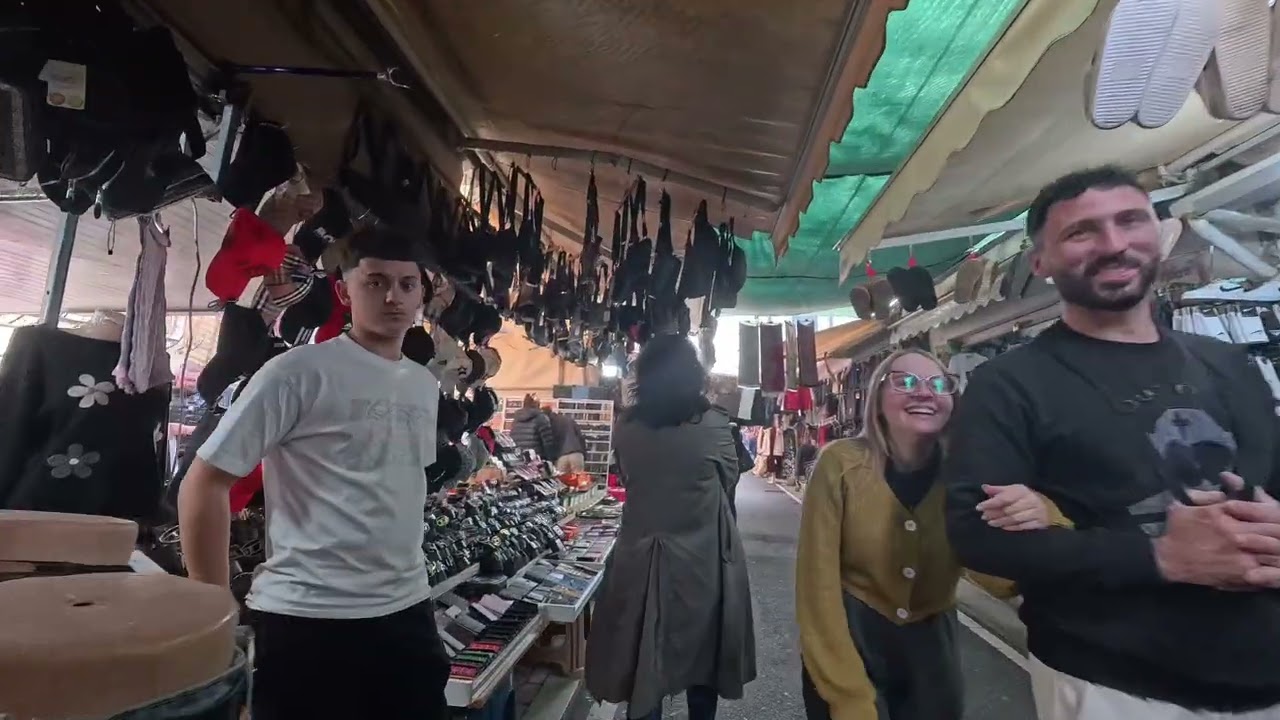 Tirana 2025: Dalla Piazza Skanderbeg ai Caffè Locali - La Nostra Esperienza!