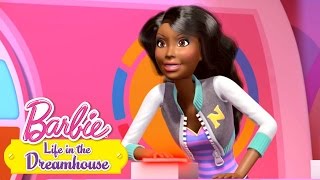 Bir Bebek Yapalım | Barbie Life In Dreamhouse | @BarbieTurkiye