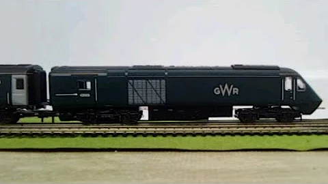 Hornby GWR HST train set + extra coach review featuring JBW456