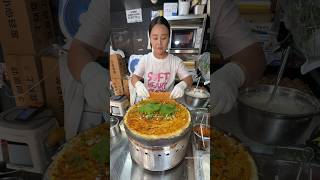 Chinese-Style Crepe Jianbing That You Must Eat When You Go To A Market In Korea