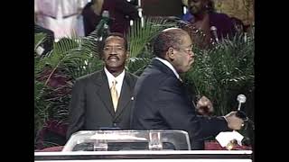 COGIC Presiding Bishop GE Patterson - Singing What Do You Want the Lord to Say/When I Get Inside