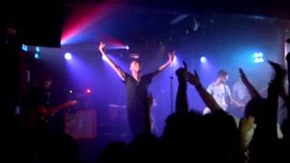 Watch Kids In Glass Houses Hunt The Haunted video