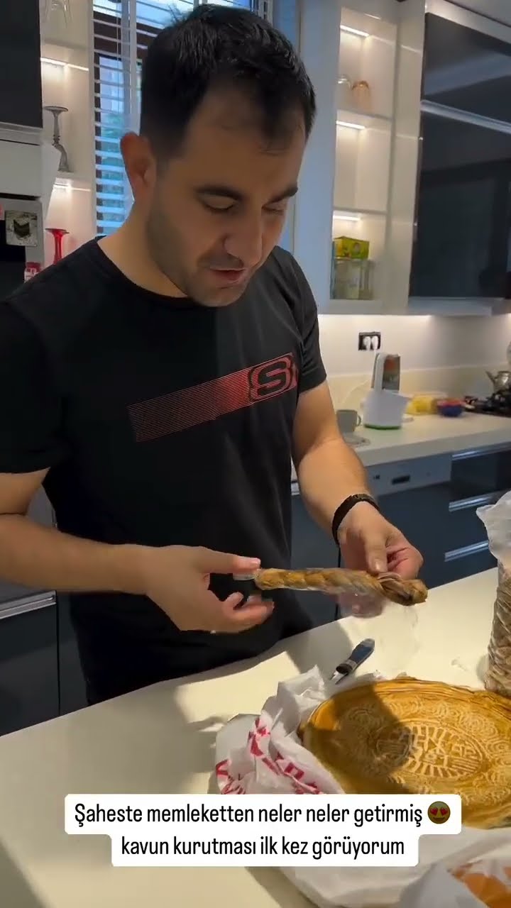 Şaheste memleketten neler getirmiş ? kavun kurutması ilk kez görüyorum ❤️