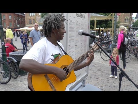 Divino Oliveira: "Tico Tico no Fubá" - Busking in Malmö