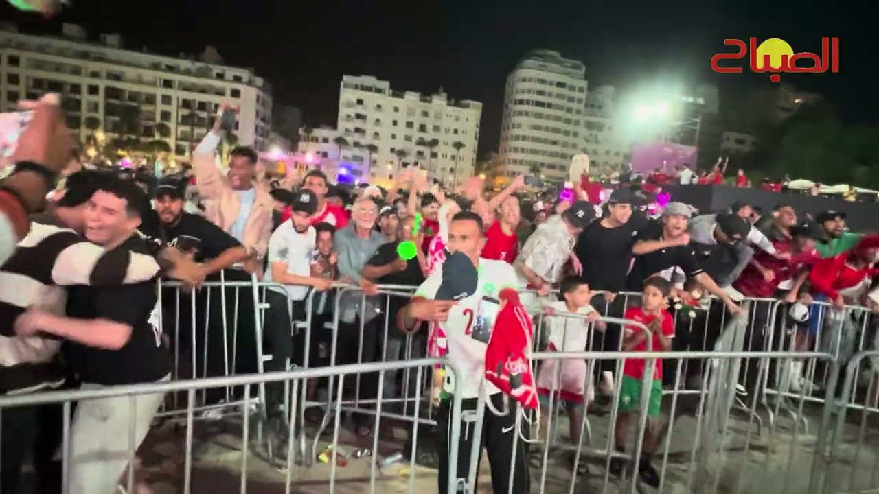 فرحة عارمة للجماهير المغربية بعد إقصاء هولندا والتأهل إلى ثمن النهائي