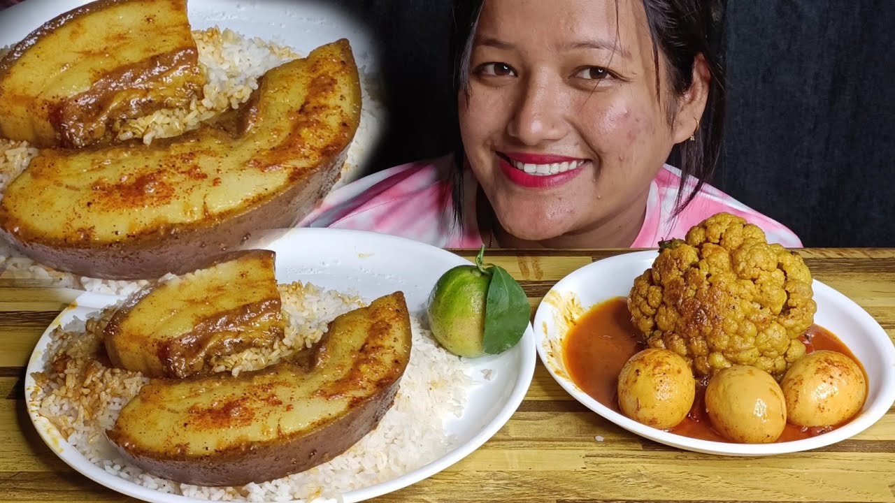 Fatty pork ribs+ egg with cauliflower curry eating show 🤤 - YouTube