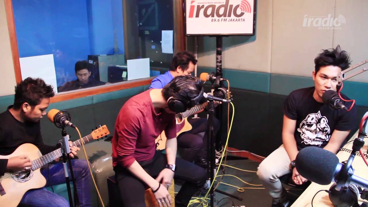 #KUBIS #IRadio Armada - Pencuri Hati (Live) - YouTube