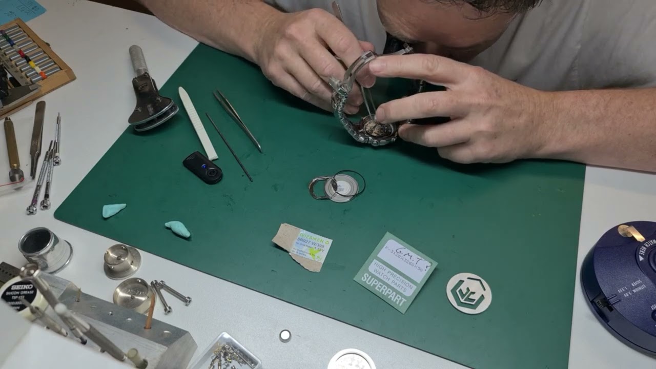 Oakley GMT Watch Battery, Back Gasket and Movement Sizes - YouTube