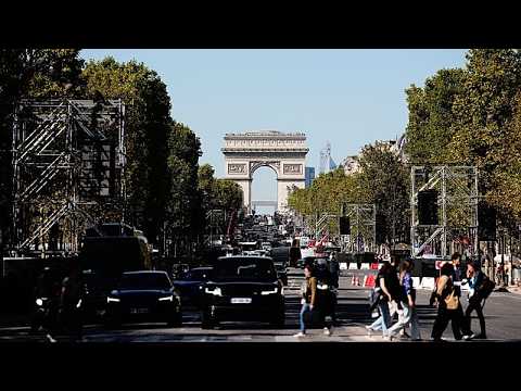 Paris remove bicicletas e isola ruas na chegada do Papa Leão XIV