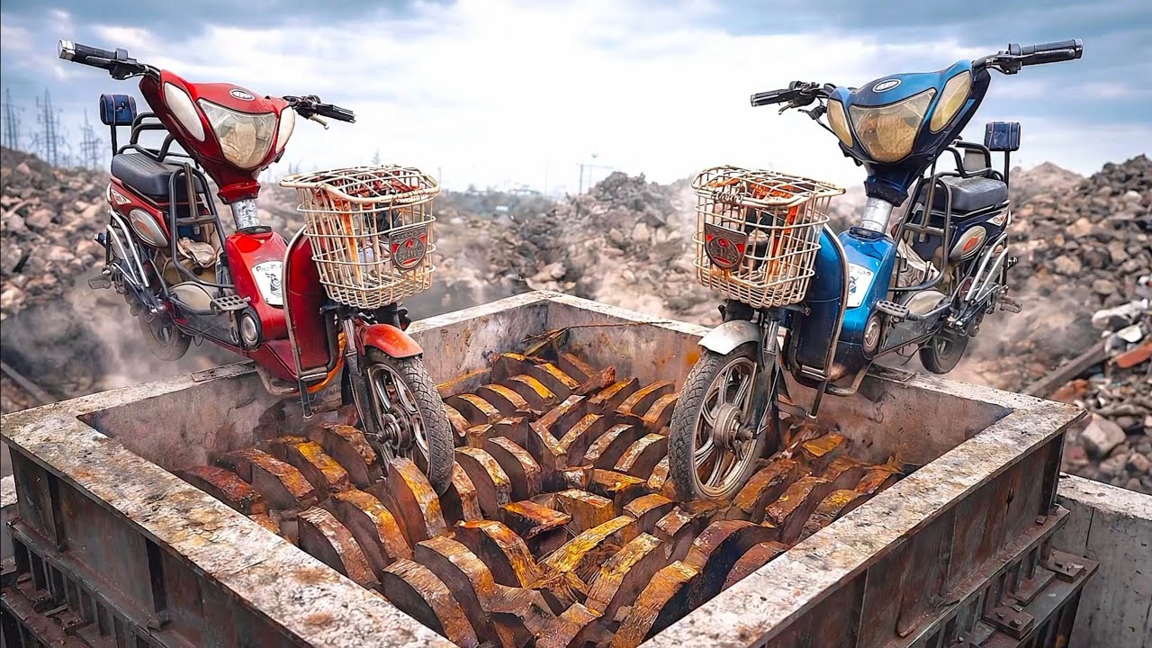 Giant Shredder Destroying Scooter! Extreme Metal Shredding Compilation 
