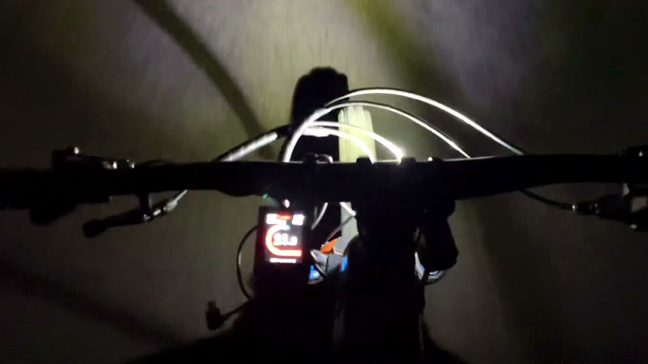 Cateye AMPP 800 USB on the road