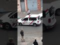 واحد الاخوني جرى على الحومة كاملة و البوليس ديالها بالسيوفا 
