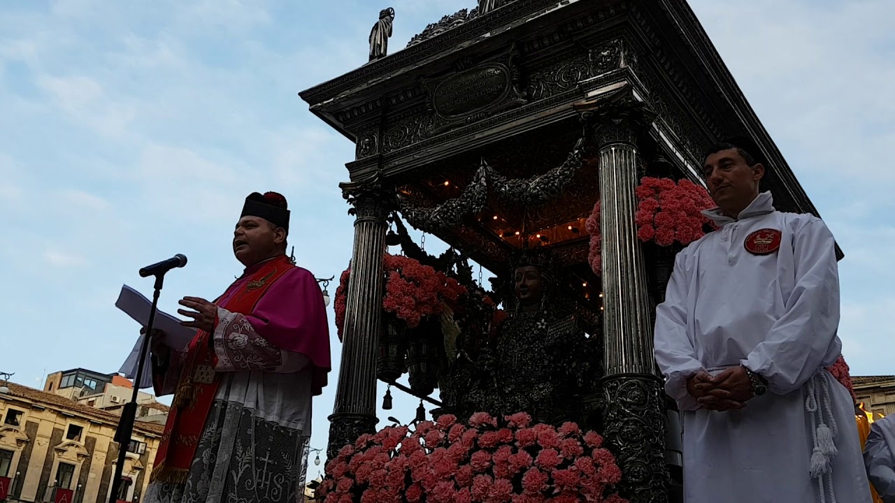 04-02-2018 uscita di S.Agata dalla Cattedrale alle 07.24