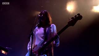 Vignette de la vidéo "Warpaint - 'So Good' (Live 2017)"