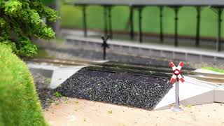 Demonstration Railroad Crossing (N-scale) N Scale Grade Crossing Scene Test