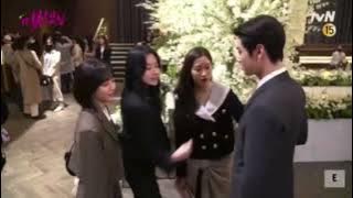 Cha Eunwoo is Park Yoona’s punching bag ☺️