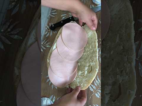 pregătesc un sandwich 🥪 pentru min dejun
