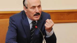 Абдулатипов - мэру Буйнакска: "Лопух! Я тебя вынесу из зала, негодяй..!" Абдулатипов - мэру Буйнакска: "Лопух! Я тебя вынесу из зала, негодяй..!"