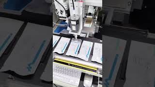 Vision positioning labeling machine
