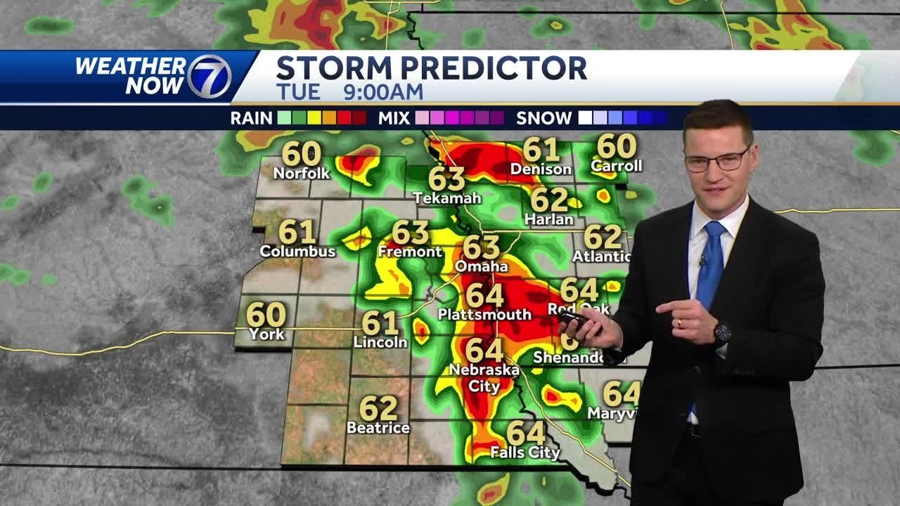 Warm, windy Monday, strong to severe storms possible tonight - YouTube