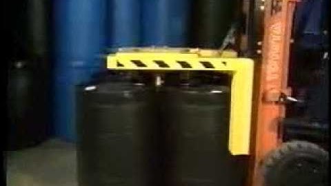 Forklift drum handling attachment LOM4