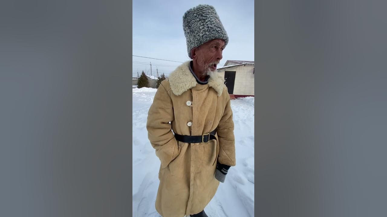 Уильям овербек left 4. 4 деда. Dop4 дедушка с телевизором. Билл left 4 dead. Четыре старика.