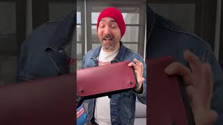This extra large Switch case fits some larger Switch Grip options
Thanks to Waterfield for sending me their cityslicker bag to try out! This extra large Switch case is meant to also fit the Skull & Co Switch grip, and that had me curious what other Switch grips it could fit, if any.
⚡️Social Network Things!⚡️
Twitter: http://www.twitter.com/kevinkenson
Instagram: http://www.instagram.com/kevinkenson This extra large Switch case fits some larger Switch Grip options