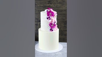 Wedding cake made easy with frost form 🥰 #wedding #cakedecorating #frostform #shorts #shortsviral