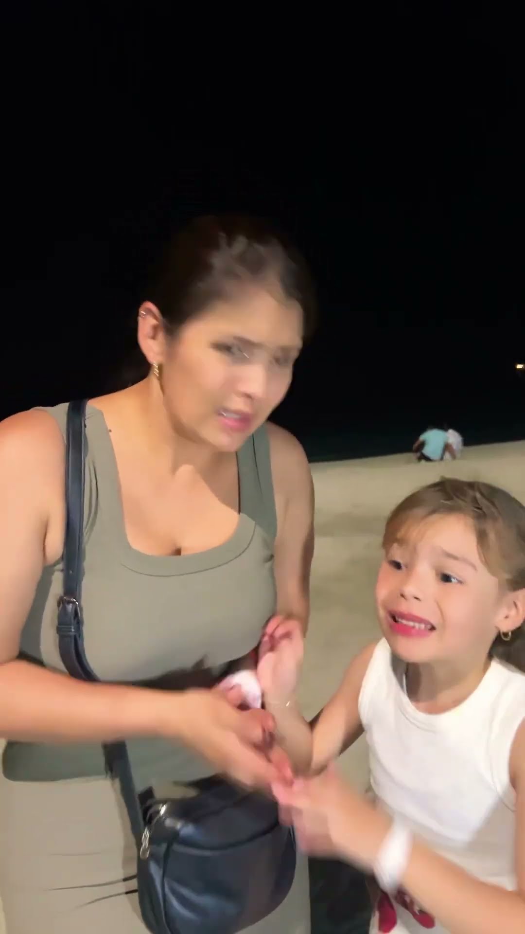 Jugamos con ARENA #humor #cosasdefamilia #comedia #shortviral