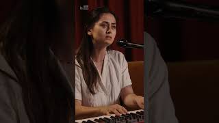 Download Lagu Jasmine Thompson performs \ MP3