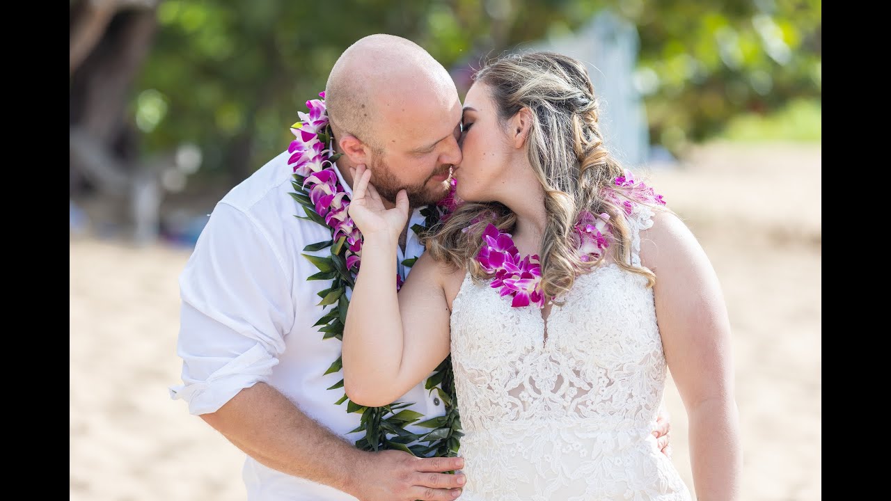 Hayley and Dylan beach wedding in Kauai
