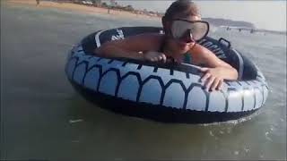 Индия  Северный Гоа  пляж Кандолим  Купание по волнам