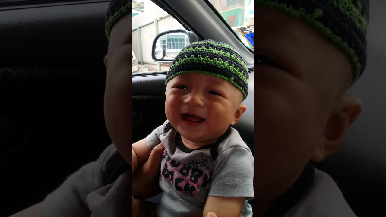 bayi ketawa ngakak,lucu,viral 