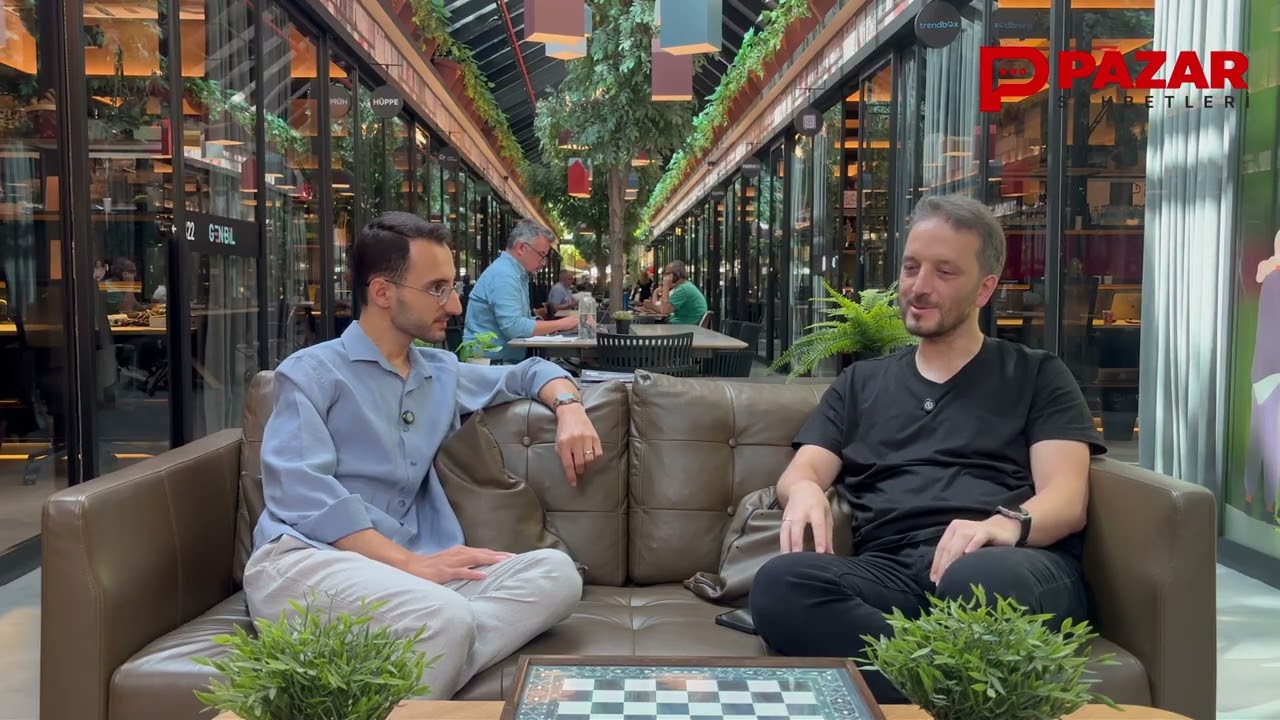 Pazar Sohbetleri’nin bu bölümünde Planlama Danışmanı Enes Dilli, Hamza Erol moderatörlüğünde hayatı yıllık hedefler yerine sezonluk sistemlerle planlamayı anlatıyor.