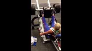 voorzetsel schoenen Hymne Girl lifting heavy weights 180kg leg press - YouTube