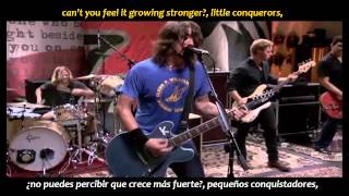 Foo Fighters - Walk (inglés y español)