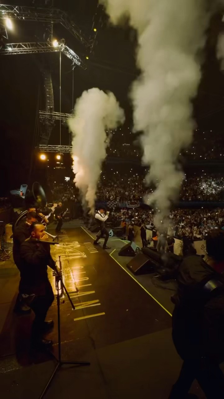 Chismofilia suena muy chimba en vivo ? Que belleza mi gente como la canta