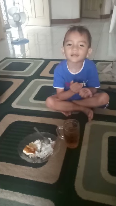 Ariel orels bocah menghafal doa makan sbelum makan
