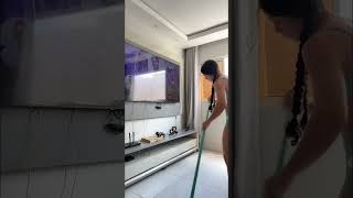 Gatinha Toda Perfeitinha Limpando E Arrumando A Casa - Part 4