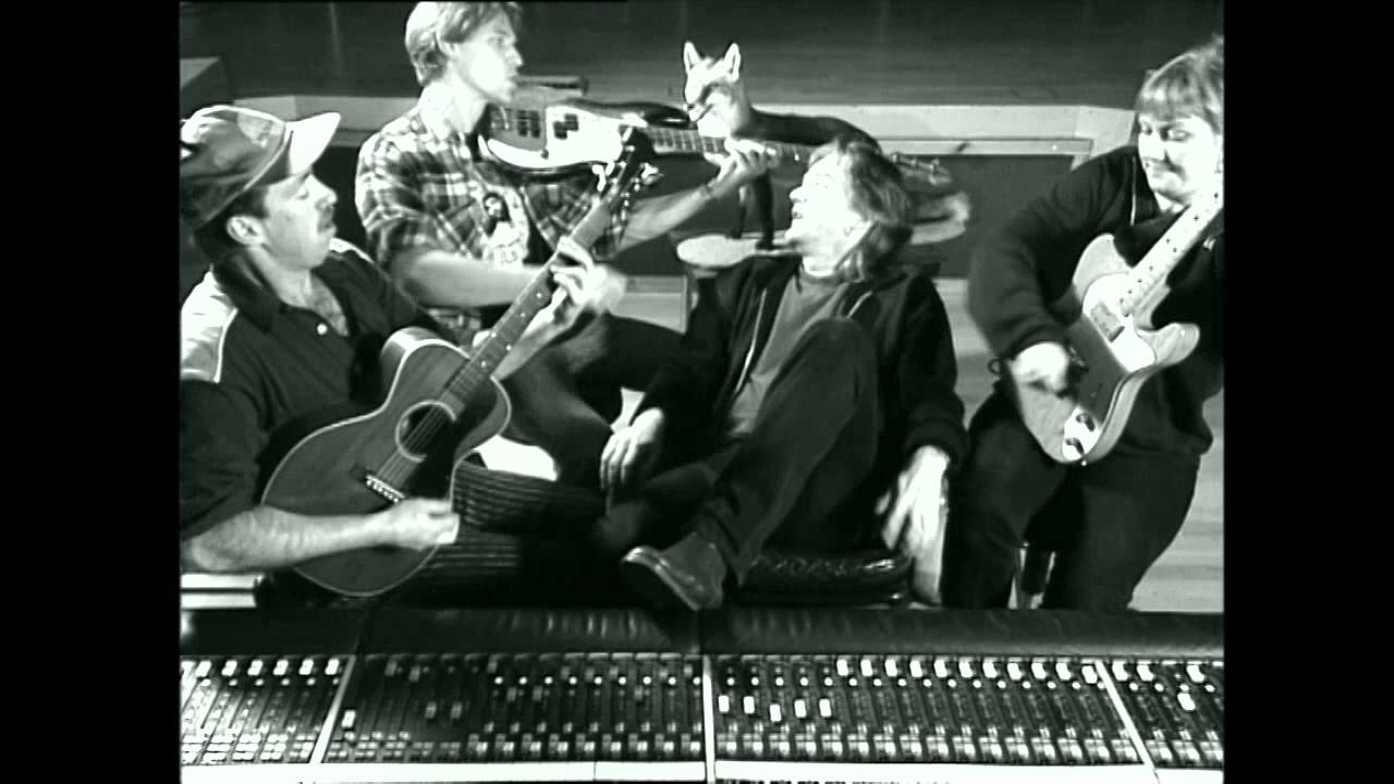 Watch Lars Lilholt Band. Cafe Måneskin. 1997. on YouTube Watch Lars Lilholt Band. Cafe Måneskin. 1997. on YouTube