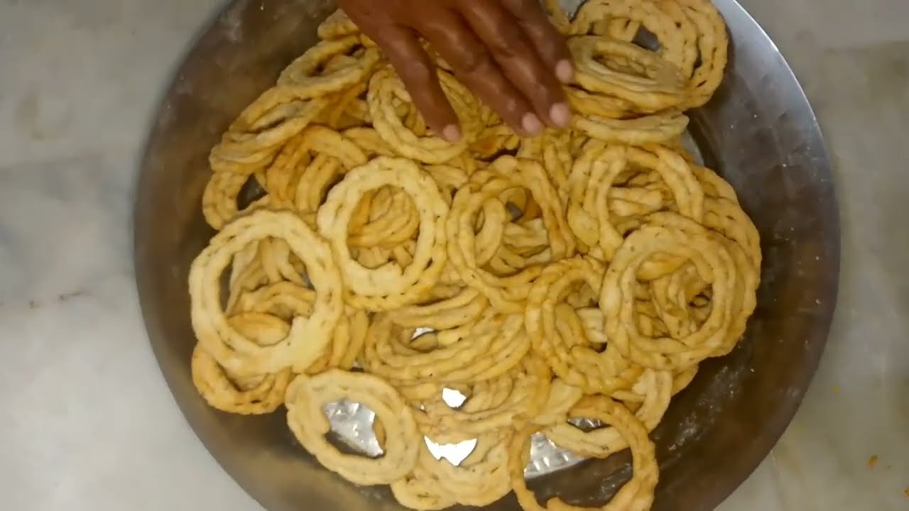 తెలంగాణ లో"స్పెషల్  సకినాలు, పిండి వంటకం సకినాలు కరకరలాడుతూ టేస్టీగా ఉండాలంటే ఇలా చెయ్యండి 