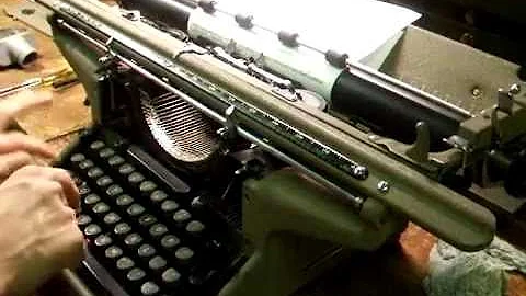 Underwood Longbed Typewriter typing demo - all oiled and fixed up