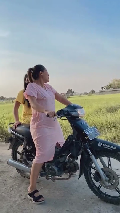 Nung Ul Qisma Pakai Motor Honda Supra Jadul
