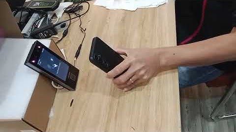 Máy chấm công nhận diện bằng khuôn mặt và qrcode