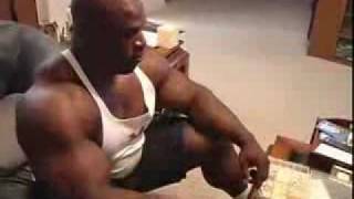 Ronnie Coleman yeah buddy light weight baby!!!