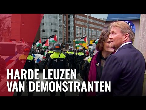 Koning opent Holocaustmuseum, pro-Palestina leuzen duidelijk hoorbaar