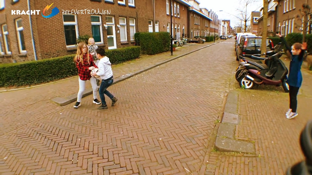 Sportieve spelletjes voor buiten: Stoepranden, net zoals vroeger